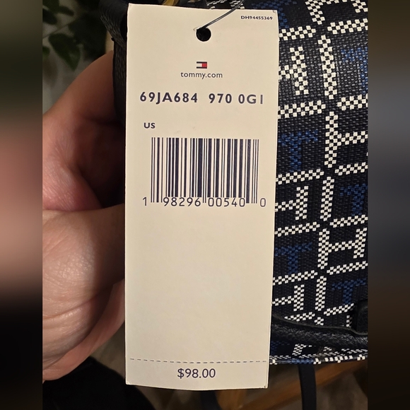 Tommy Hilfiger Navy and White Women's Crossbody Bag - Picture 2 of 6